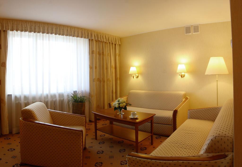 Hotel Prezydencki 3-Star Rzeszów Habitación foto