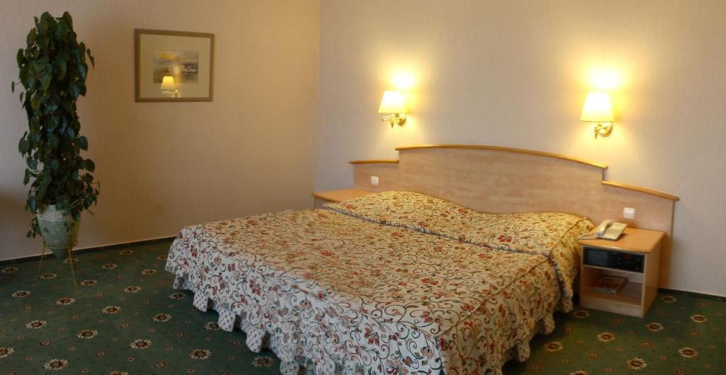 Hotel Prezydencki 3-Star Rzeszów Habitación foto